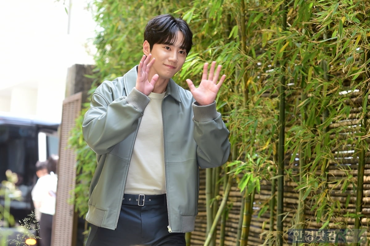 [포토] 이준영, '가로수길 들썩이게 만든 멋진 남자'