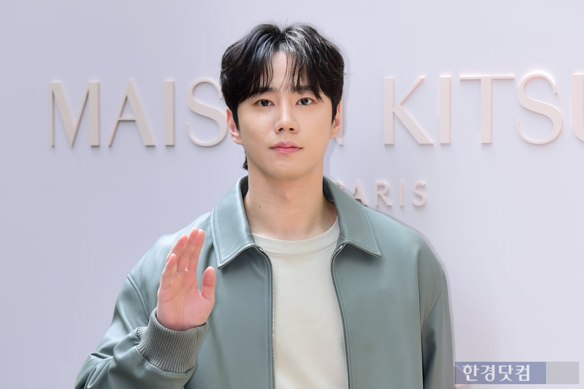 [포토] 이준영, '가로수길 들썩이게 만든 멋진 남자'