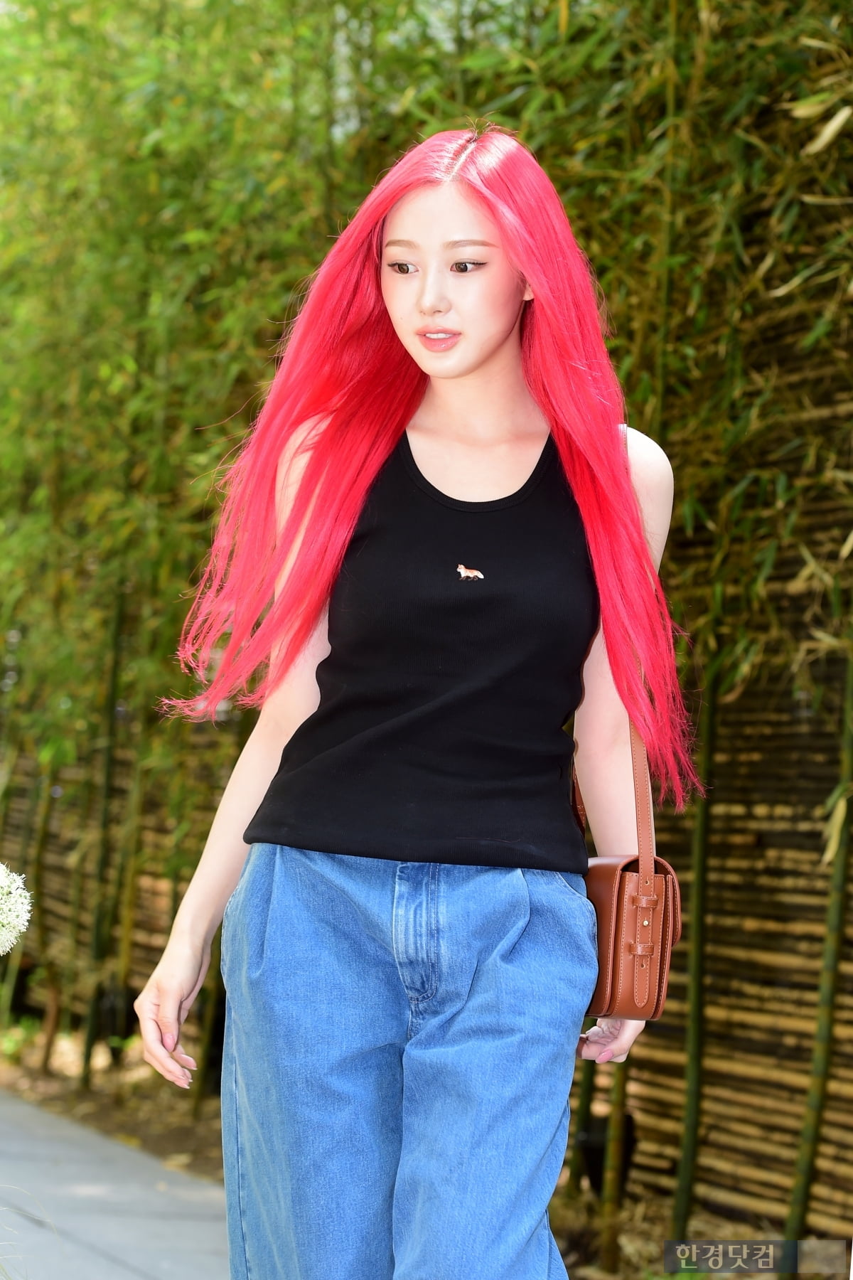 [포토] 에스파 지젤, '등장만으로 가로수길이 들썩~'