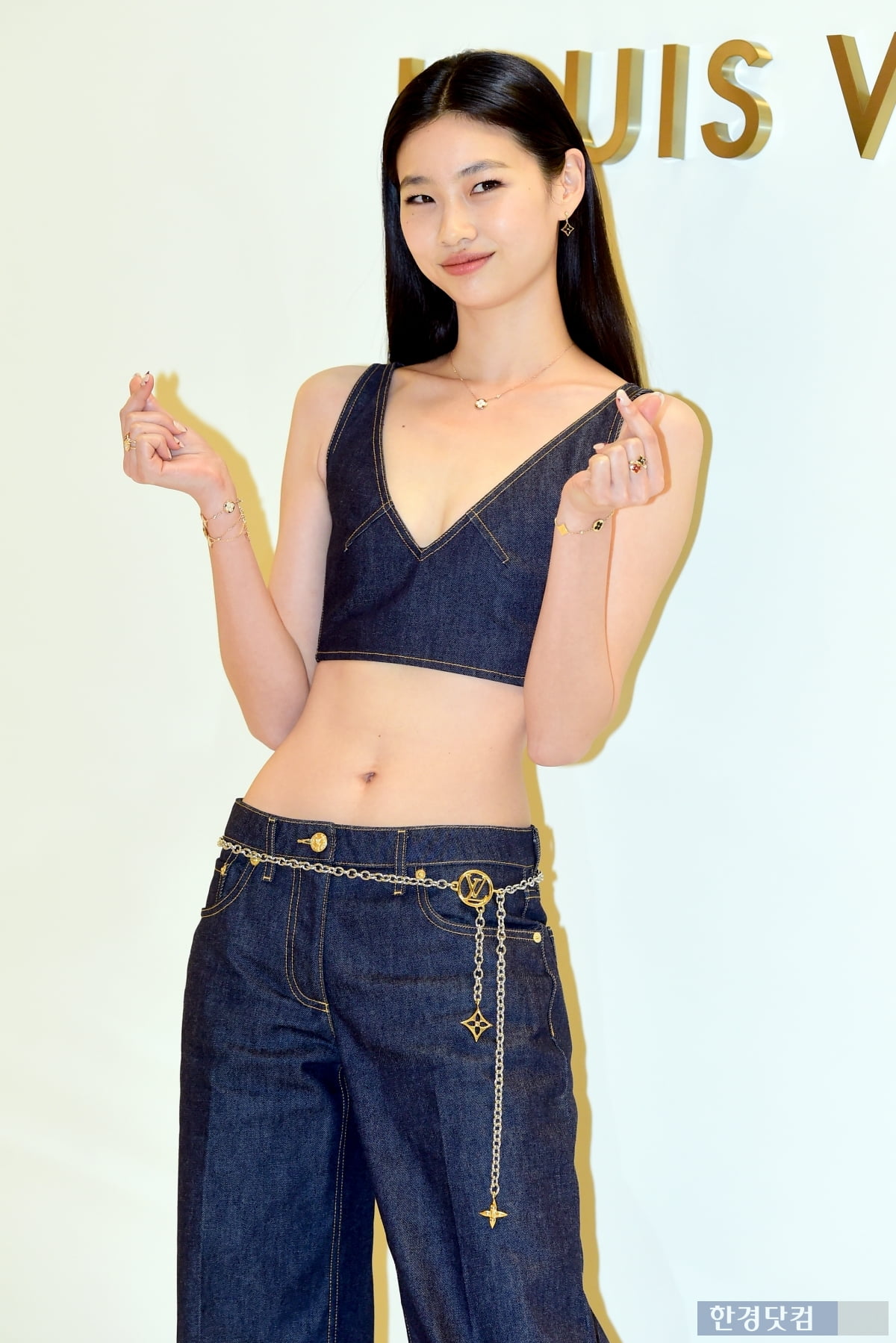 [포토] 정호연, '시원한 의상 입고 군살 제로 몸매 과시'