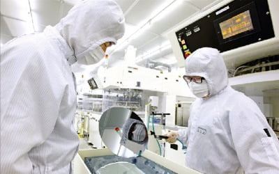 [단독] "사업재편은 속도전이 생명"…SK, 두번의 빅딜로 6조 확보