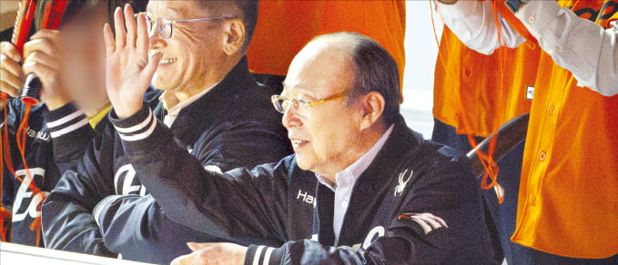 한화 홈구장 찾은 김승연 "팬들 함성 보답"