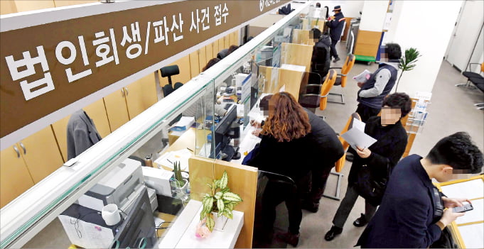 '워크아웃·회생절차' 동시에 한다