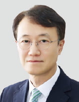 박진용 
경영전문대학원장