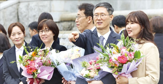 [포토] 6년 임기 마치고…