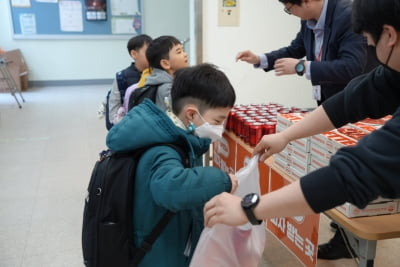 "입학생 감소에 울컥"···전교생·교사에 피자 쏜 스타트업 어디?
