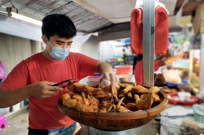 "월 1,600은 나와유" 치킨집 매출 부풀려 넘긴 업주, 죄명은?