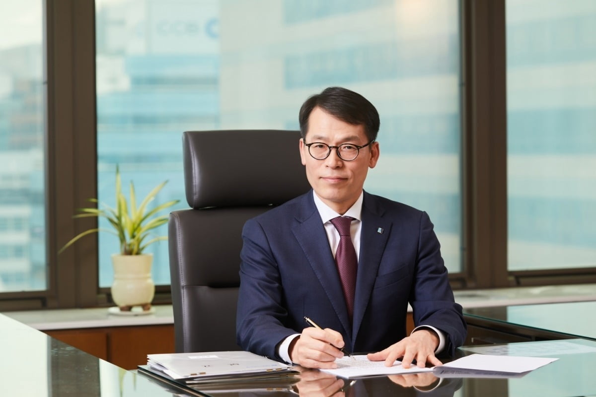 김성태 IBK기업은행장, 소통 리더십으로 위기 극복 앞장 ‘중소기업 구원투수’ [2025 파워금융인30]