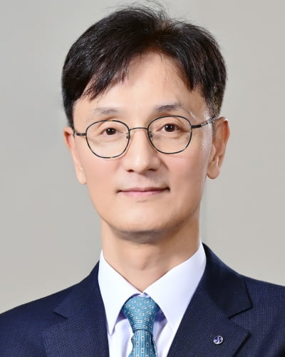 “위기 이후를 설계하다” 이선훈 신한투자증권 대표의 조직 리셋 [2025 파워금융인30]