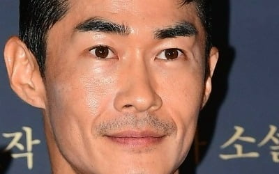 전신 마비→악성 종양, 결국 또 수술대 올랐다…배정남, 노견 벨에 "아프지 마, 사랑해" ('미우새')