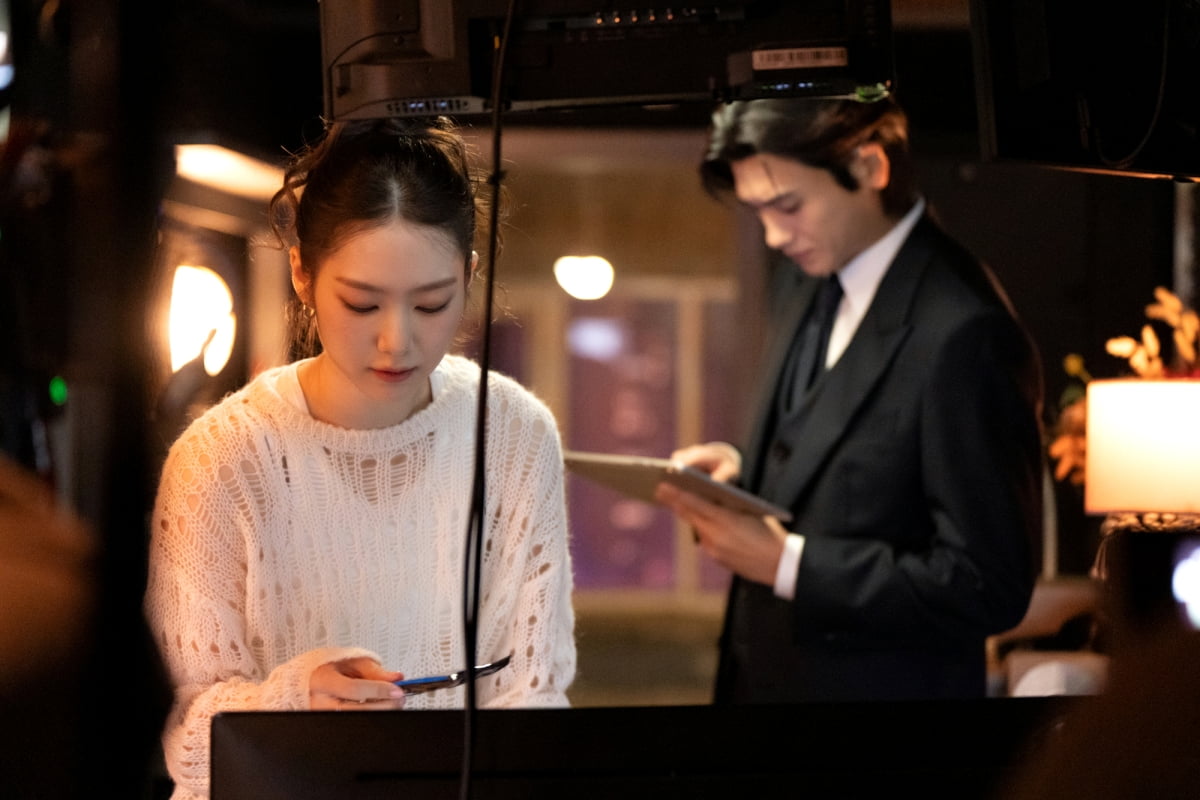지호, 오마이걸 탈퇴 3년 만에…박형식 조력자로서 호흡 빛냈다 ('보물섬')