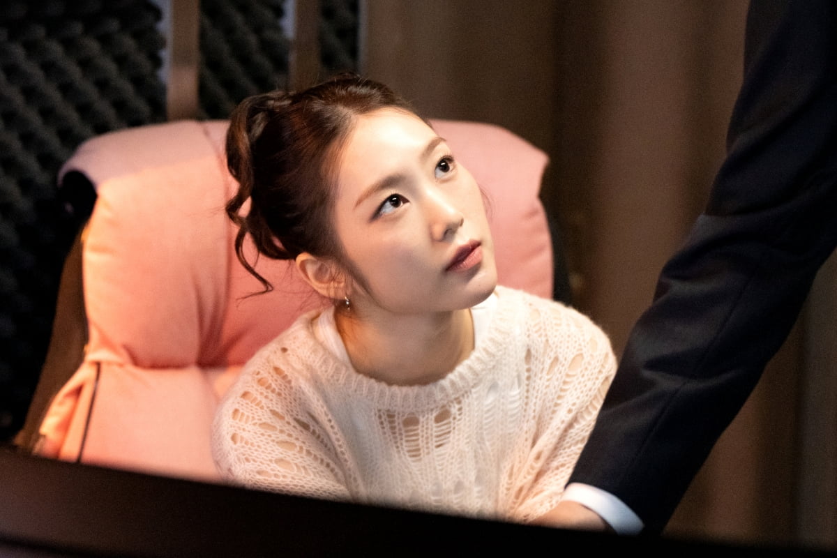 지호, 오마이걸 탈퇴 3년 만에…박형식 조력자로서 호흡 빛냈다 ('보물섬')