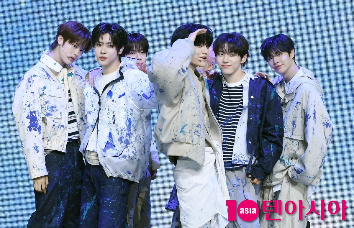 클로즈 유어 아이즈, 타이틀곡은‘내 안의 모든 시와 소설은’ 감성적인 무대[TEN포토+]