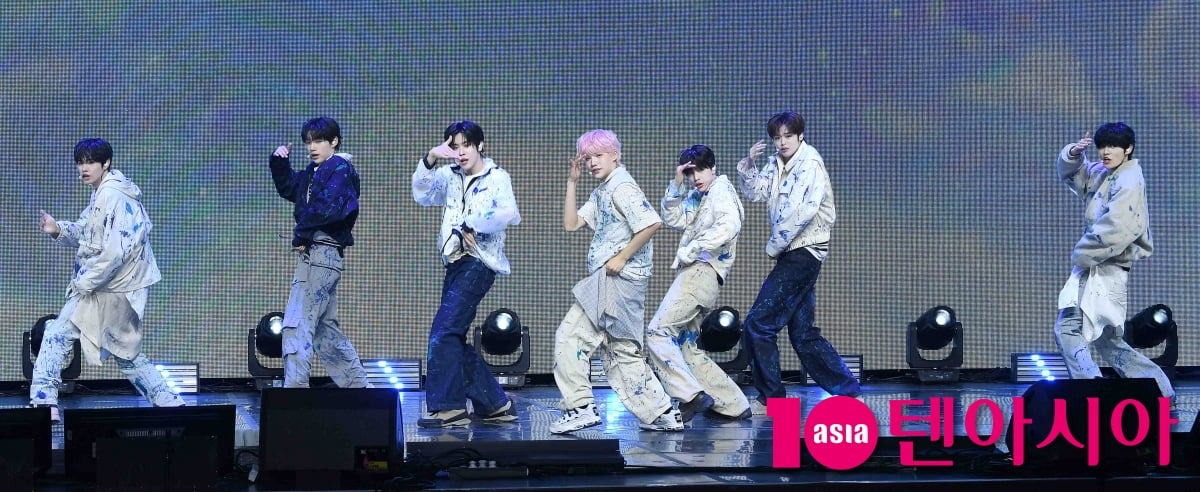 클로즈 유어 아이즈, 타이틀곡은‘내 안의 모든 시와 소설은’ 감성적인 무대[TEN포토+]