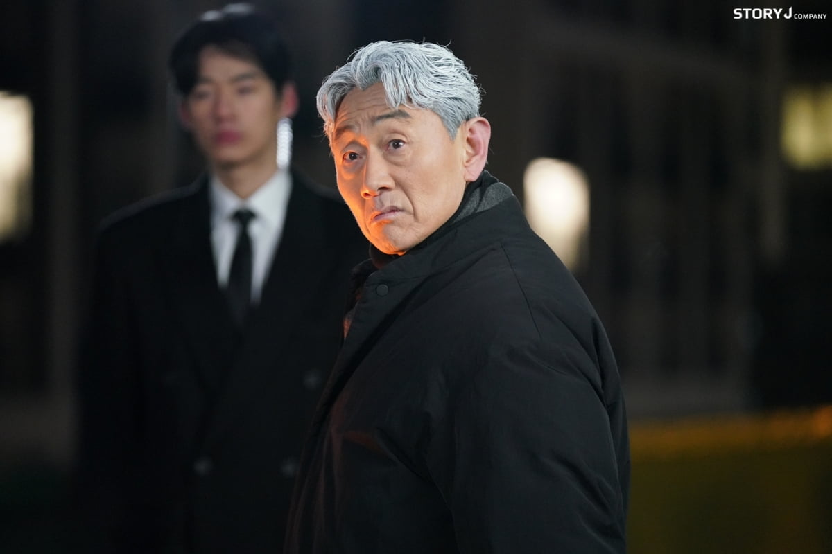 '보물섬' 허준호, 싸늘한 미소로 광기 오가는 열연