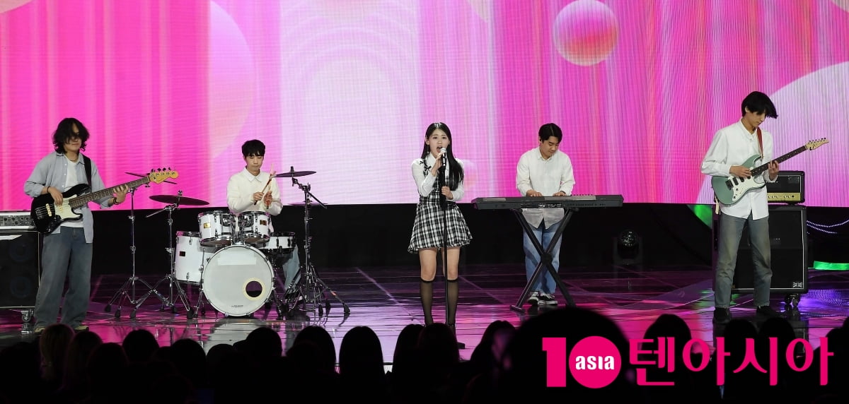 '더 쇼' 신의진, 희망+위로메세지...이별찬가[TEN포토+]