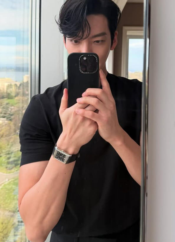 사진=김우빈 SNS