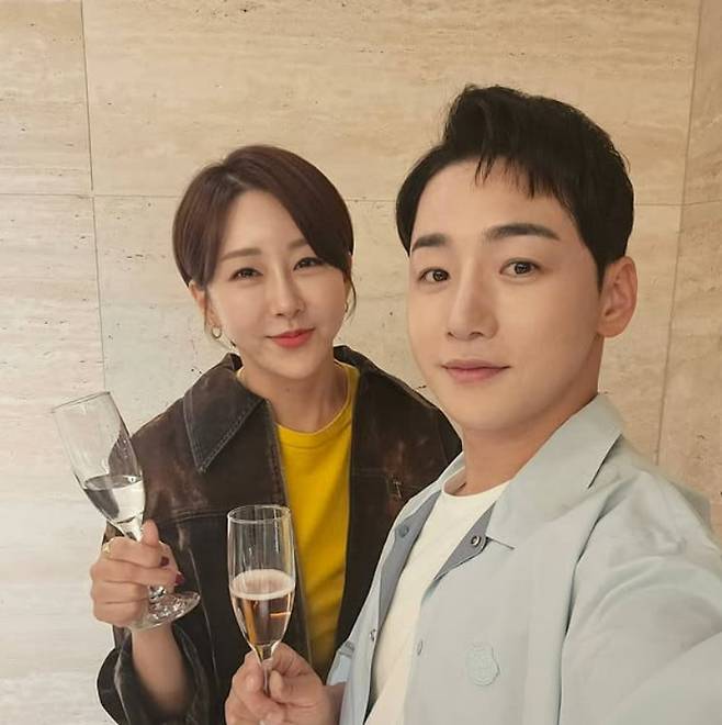 사진=한영 SNS