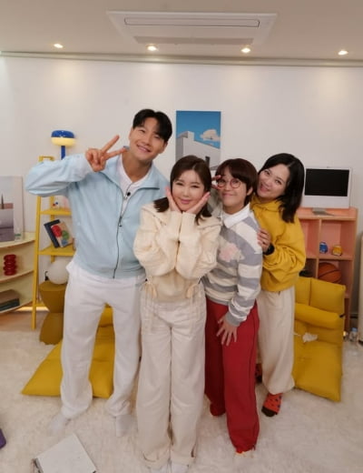 송가인, "이상형은 ♥김종국" 발언 방송용이었나…김숙 계정만 태그