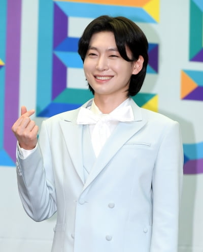 "병원에서도 못 고치는 병을 우리가 고쳐"…眞 김용빈, 뜨거운 팬심에 깜짝('사랑의콜센타')