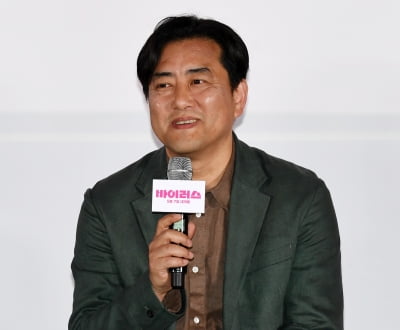 강이관 감독, 장기하 배우 연기 점수는...5점 만점에 5점 입니다[TEN포토]