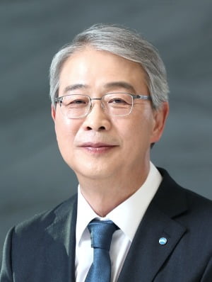 "종합금융 도약" 임종룡 우리금융 회장, 첫 단독 해외 IR 나선다