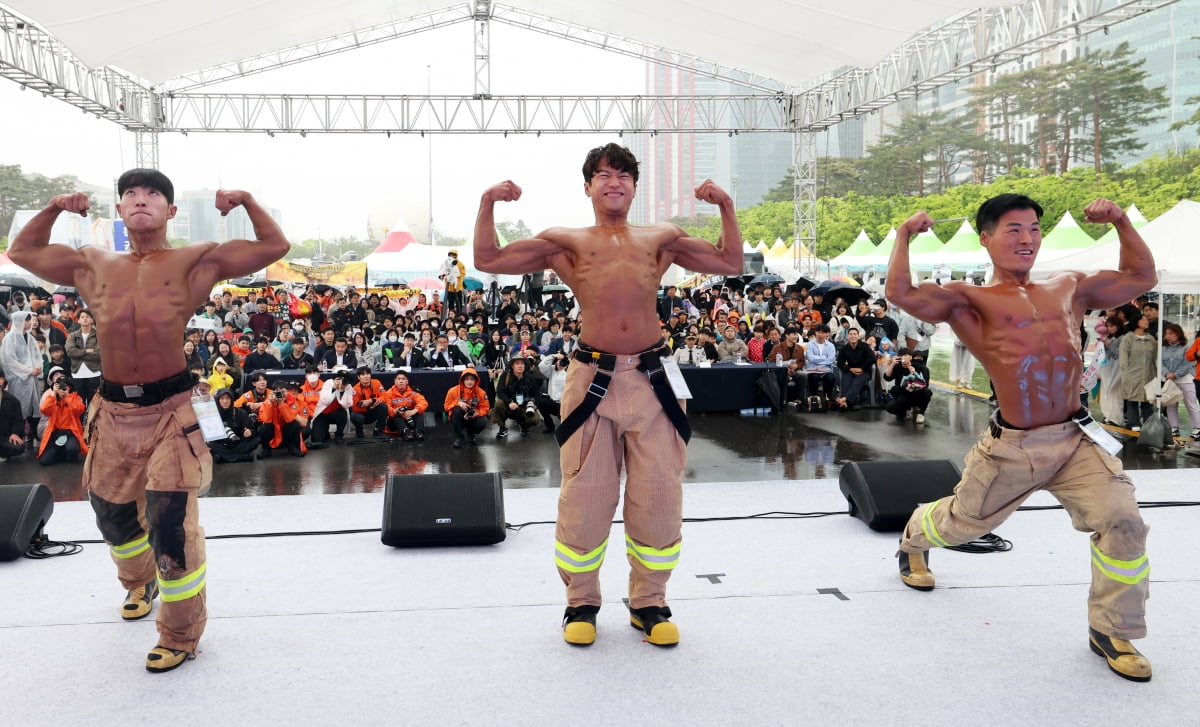 [포토] 몸짱 소방관 선발대회