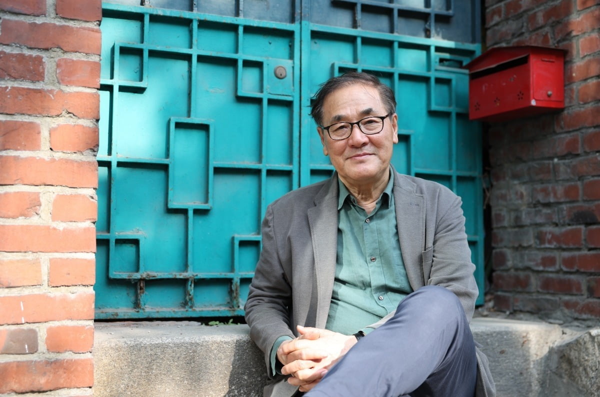 영화감독 배창호. 제26회 전주국제영화제를 앞두고 지난 21일 서울 종로구 모처에서 인터뷰를 가졌다. 이번 영화제에선 그의 특별전이 열린다. / 사진. ⓒ이솔 기자