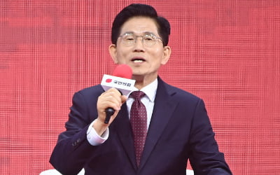 김문수 "극단 세력, 나라 휘젓지 못하게 하겠다"…대선 후보 수락 연설 [전문]