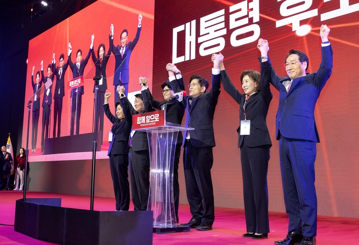 공동 선대위원장 임명된 한동훈..韓측 "사전 협의 없었다" 