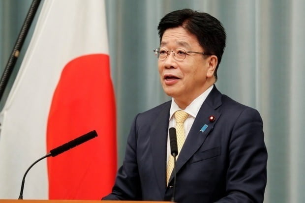 깃털처럼 가벼운 日재무상, 3일 만에 발언 수정