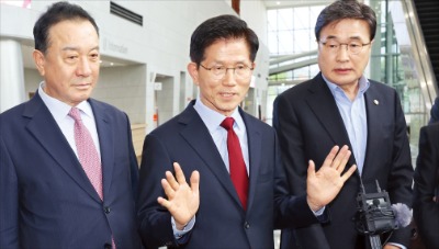 김문수-한덕수 오늘 담판 지을까…국힘, 당원 여론조사로 단일화 압박