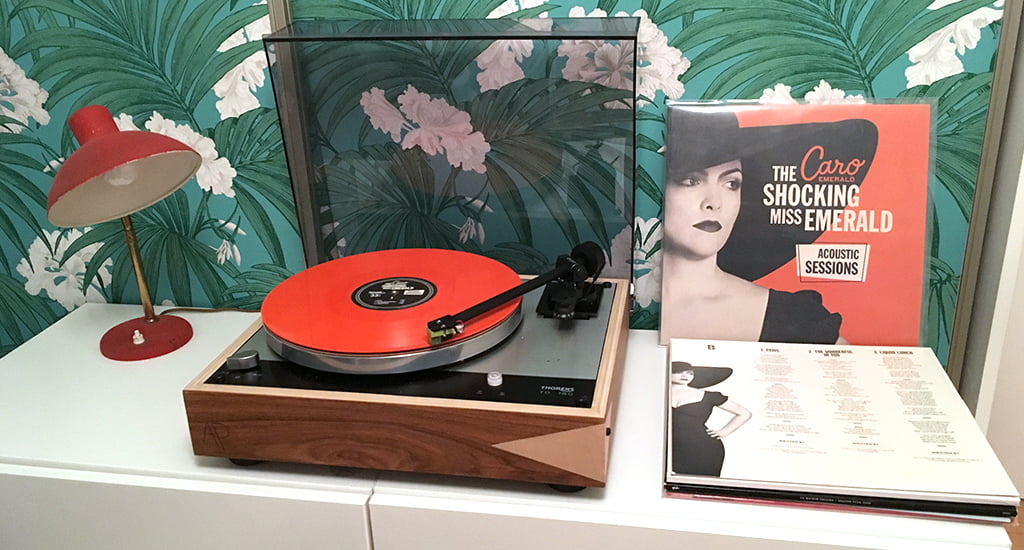 Thorens 턴 테이블과 음반. / 사진 출처. Audio Acoustique 사이트