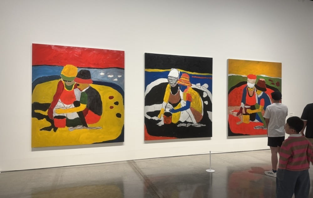  수평과 수직》의 전시 작품 <성모마리아 삼면화(Madonna Triptych)> / 사진. © 정연진 