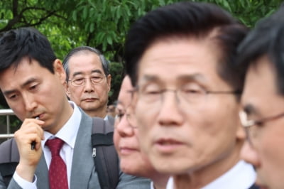 "살다 살다 새벽 입당은 처음 본다"…국힘 내홍 갈수록 태산