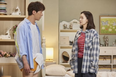 문채원이 왜 이런 연기를? '19금 논란' 불거진 이유