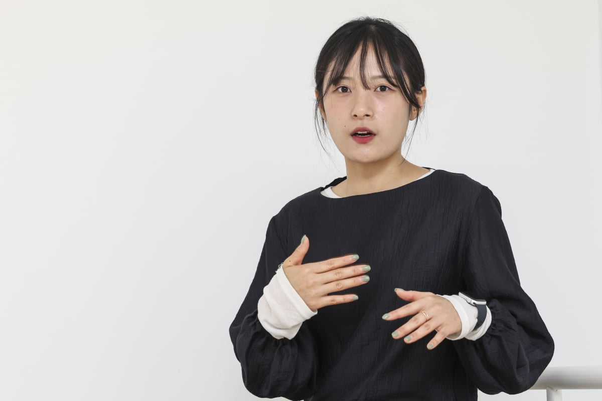 겨드랑이에 풀이 자란다고? … "죽음에 대한 공포 담은 영화" 