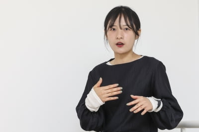 겨드랑이에 풀이 자란다고? … "죽음에 대한 공포 담은 영화"