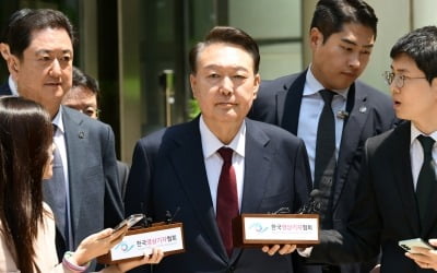 "尹, 빠르면 오늘 희생적 선제 탈당 가능성"…정치권 전망