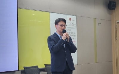 SKT 전 고객 '유심보호' 가입…"공항 유심교체는 내일까지"