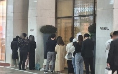 샤넬보다 까르띠에 매장 앞에 '오픈런'…명품시장 불황이라더니 [안혜원의 명품의세계]