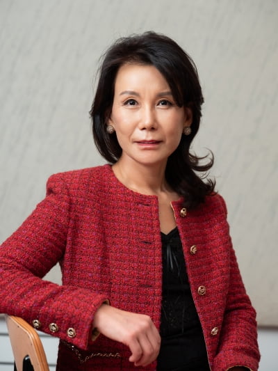 '단색화' 세계로…20년째 한국미술의 허브가 된 '티나 킴' 누구?