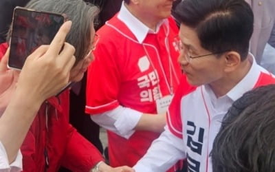 "어떡하냐 문수야" 조롱하던 이수정…金 만나더니 '두 손' 악수