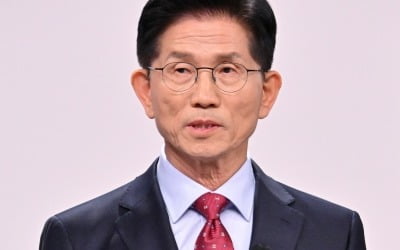 김문수 "기본소득 말도 안 되는 정책…개념 자체 맞지 않아" [대선토론]