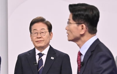 김문수 "불법 대북 송금 몰랐나?"…이재명 "억지 기소" [대선 토론]