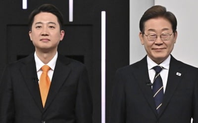 이준석 "돈 풀기식 괴짜 경제학"…이재명 '호텔경제론' 비판