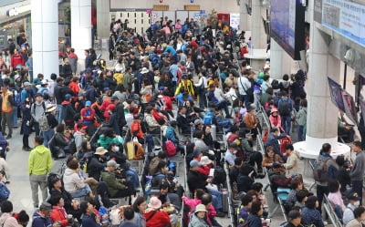 뱃삯 1500원이라니 관광객 우르르…배표 전쟁 난 인천
