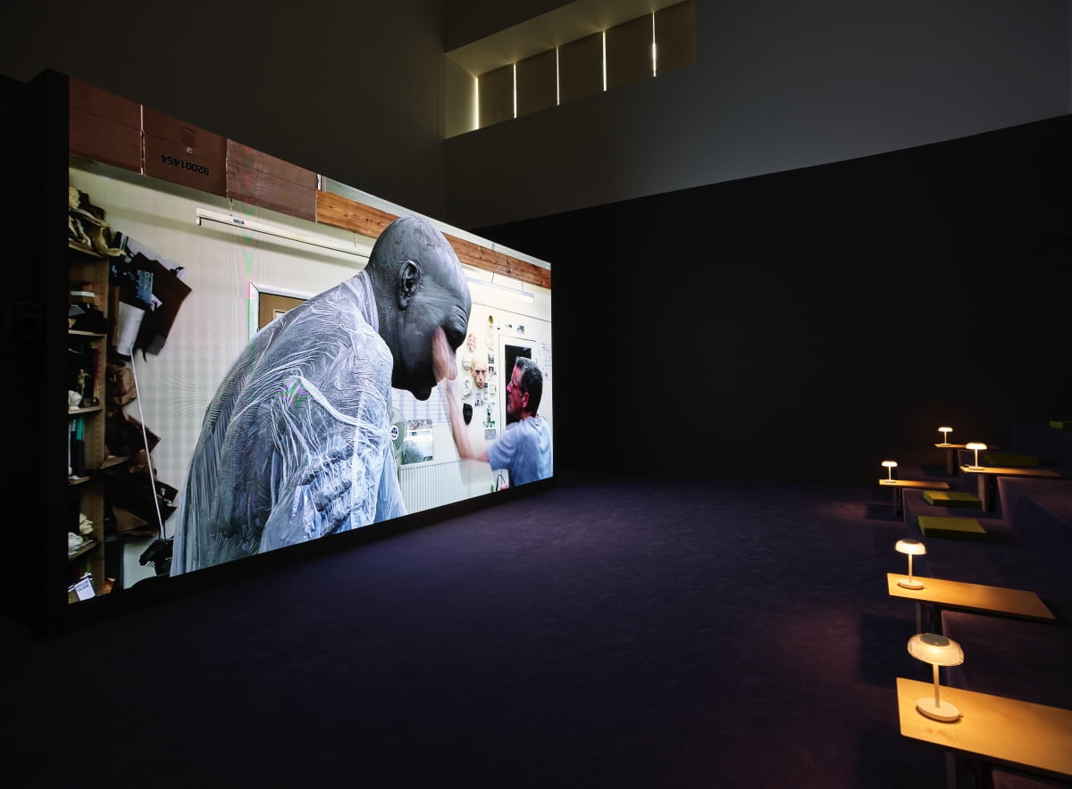 론 뮤익 전시 전경 / 사진. ⓒ Fondation Cartier ⓒ MMCA ⓒ Ron Mueck / Photographer ⓒ Kiyong Nam