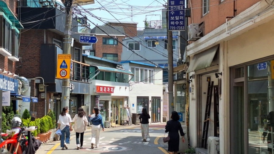 S자형 골목 길 / 사진. ⓒ한이수