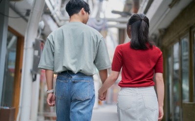 "문은 내가 열게" 확 바뀐 '요즘 연애'…20대 플러팅 비결은?